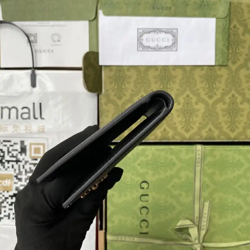 G*u*i s bags 2108ya0093