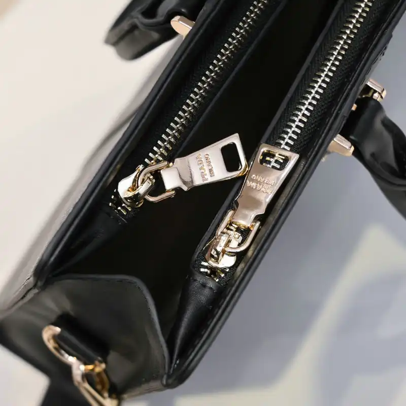 Prada Bags 2111YZ0057