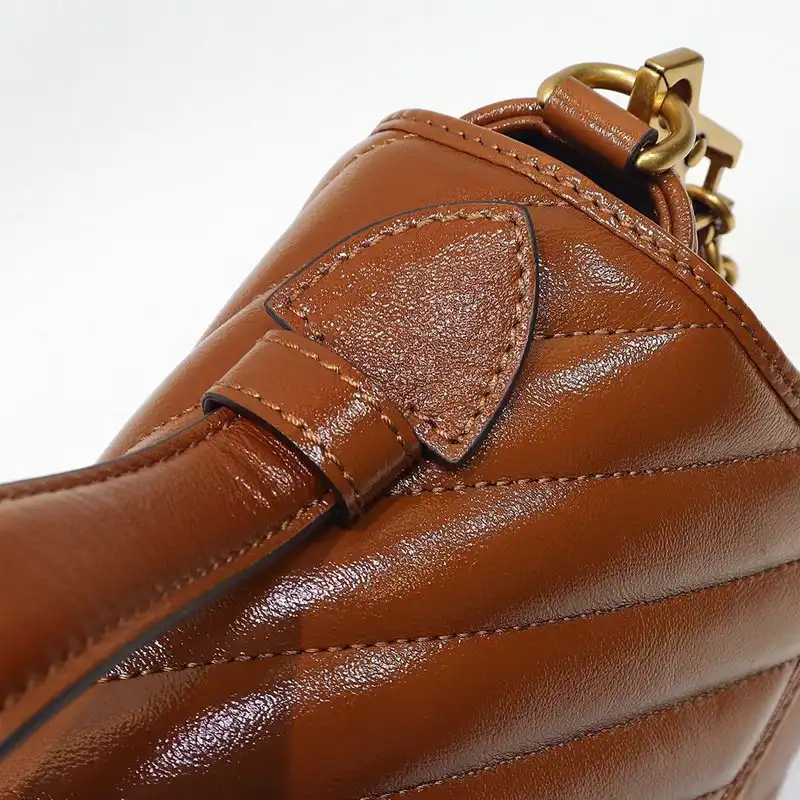 G*u*i bags 2012sh0008