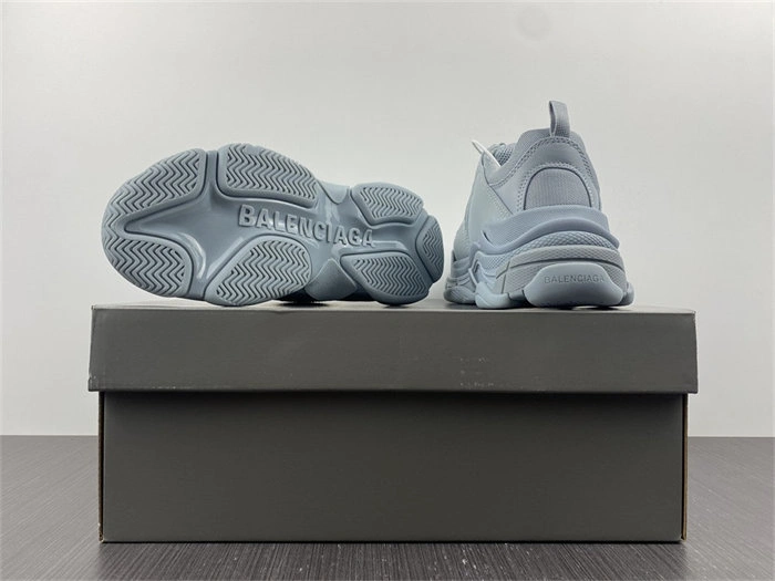 Modern BLCG Triple S Pale Blue 524039 W2FW1 4467