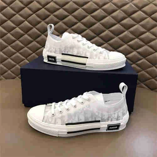 Fashionable DR Sneaker 1151
