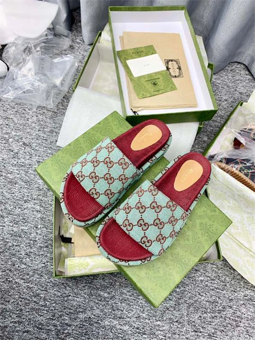 Compact Gocci Slipper 5761