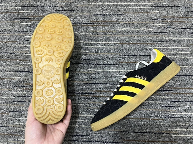 G*u*i x adidas stretchable 42