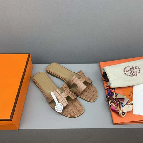 H Slipper Refined 2328