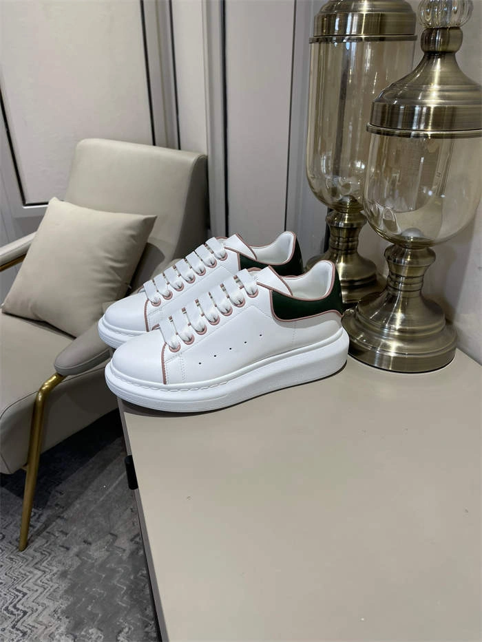 Mc Queen Contemporary 2510